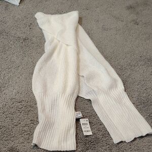 Cozy White Knit Scarf